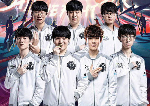 队在攻防两 队在攻防两